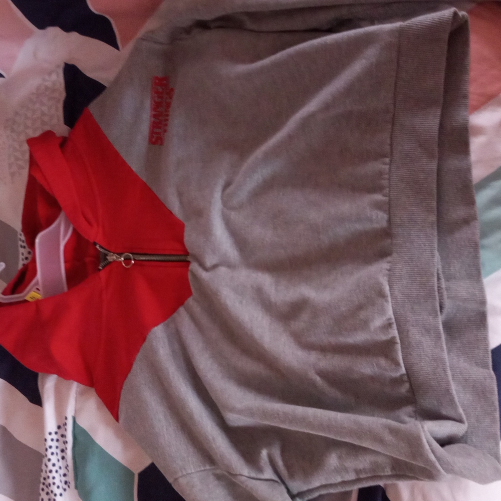 Sweatshirt